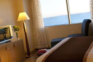 Отель Отель Ренессанс Актау Актау Бизнес-люкс с 1 спальней, 1 кроватью размера «king-size» и видом на море-8